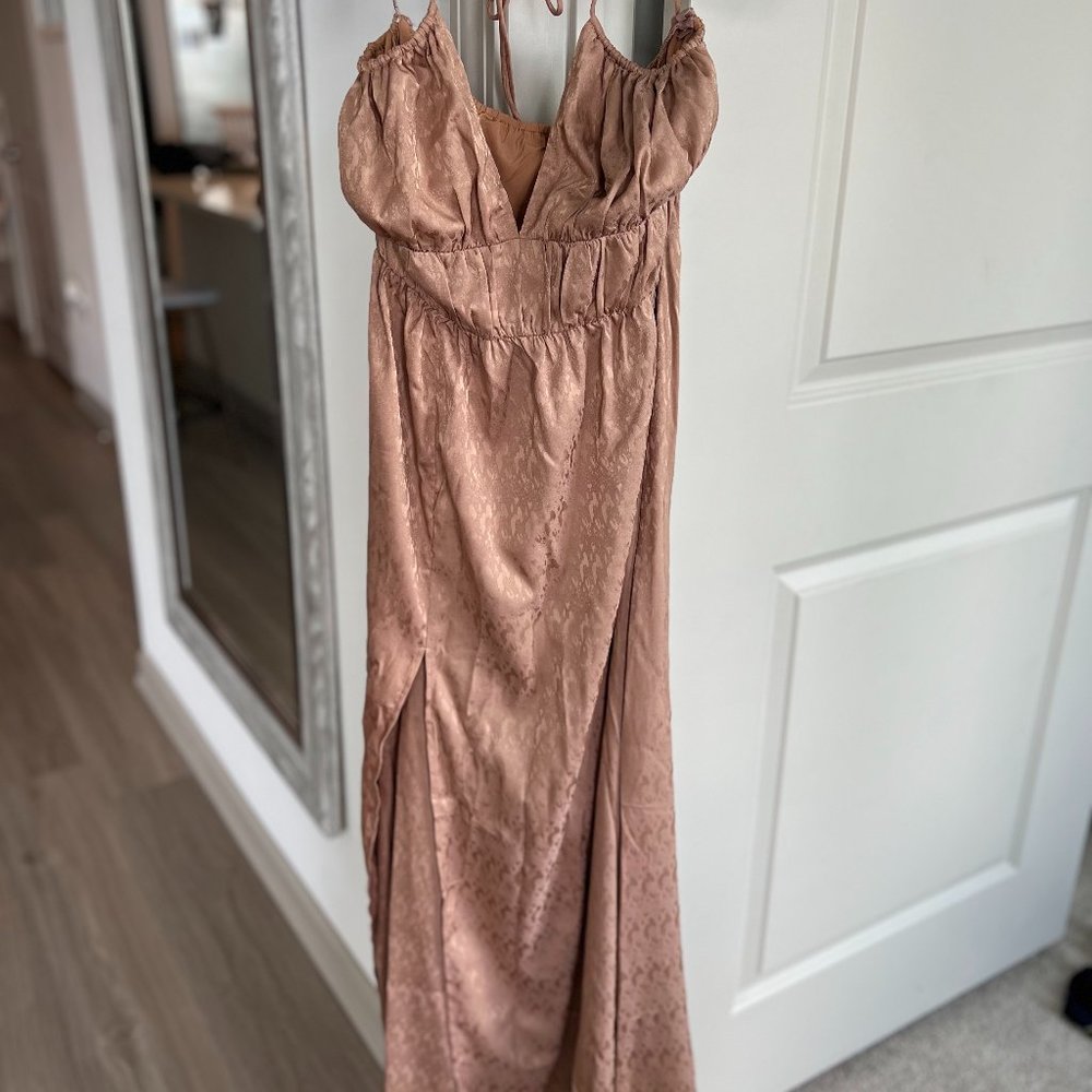 NWT - JULIA HALTER MAXI DRESS